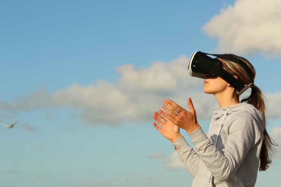 Θεραπεία Virtual Reality (VR)